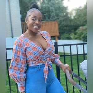 New with tags: Flannel wrap crop top